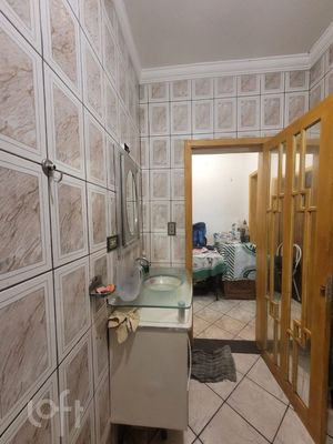 Image 22 - 740931