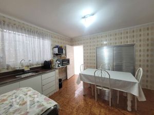 Image 3 - 741372