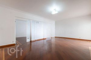 Image 4 - 741537