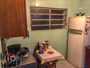 Image 4 - 741584