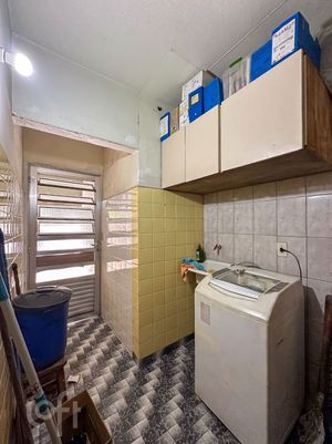 Image 3 - 742031