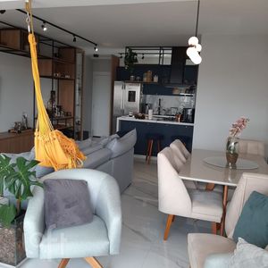 Image 11 - 742112