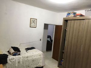 Image 10 - 742303