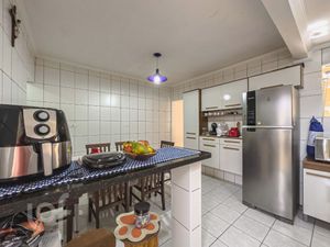 Image 24 - 742354