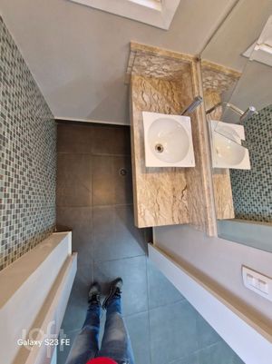 Image 14 - 742374