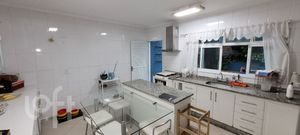 Image 35 - 742997