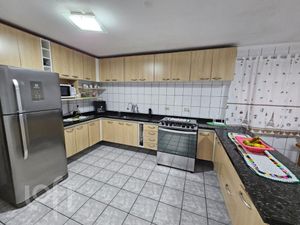 Image 11 - 743298