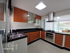 Image 17 - 743755