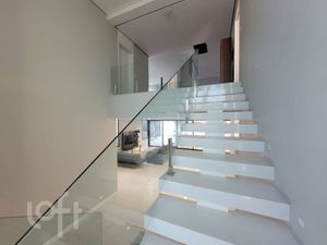 Image 18 - 743856