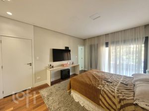 Image 19 - 743856