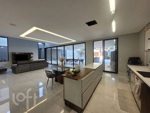 Image 1 - 743856