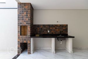 Image 7 - 743935