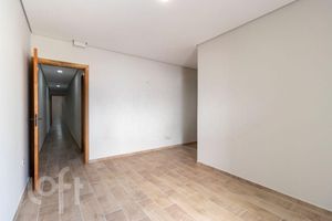 Image 20 - 743935