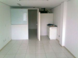 Image 9 - 744