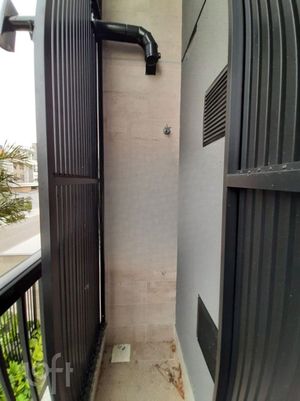 Image 15 - 744115
