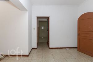 Image 7 - 744149
