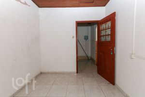 Image 35 - 744149