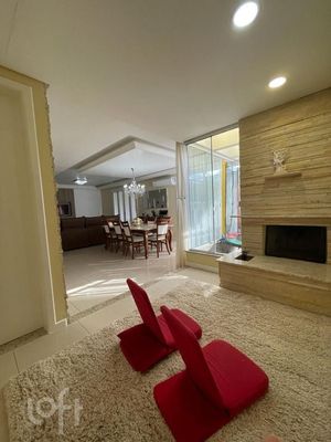 Image 15 - 744181