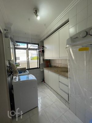 Image 3 - 744181
