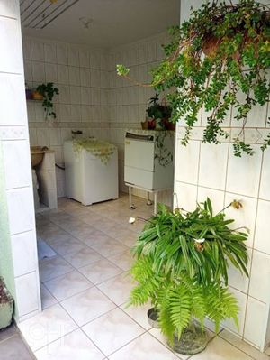 Image 8 - 744350