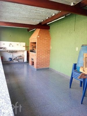 Image 10 - 744350