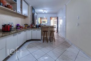 Image 6 - 744441