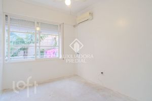 Image 37 - 744524