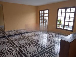 Image 17 - 744549