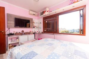 Image 8 - 744578