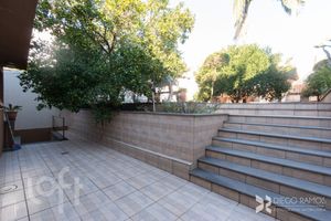 Image 18 - 744578
