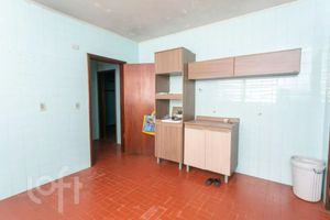 Image 9 - 744587