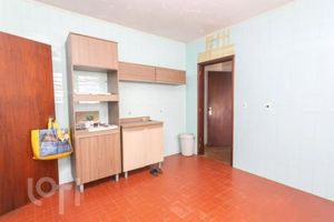 Image 8 - 744587
