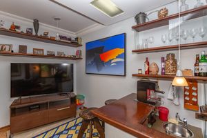 Image 8 - 744755
