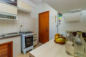 Image 20 - 744782