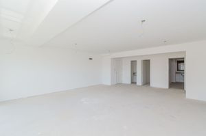 Image 3 - 744783