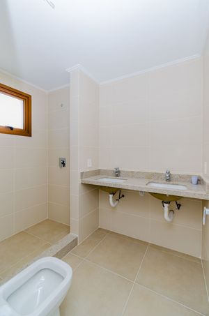 Image 9 - 744783