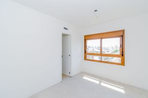 Image 18 - 744783