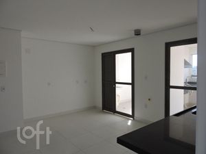 Image 4 - 744906