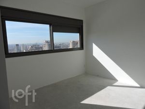 Image 8 - 744906