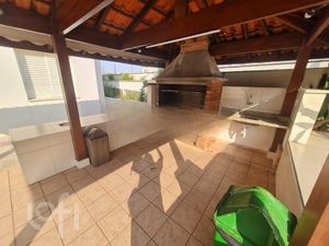 Image 50 - 745040