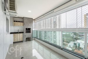 Image 8 - 745099
