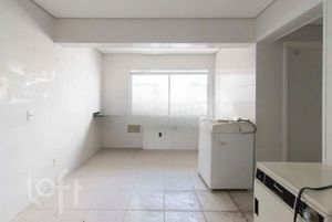 Image 19 - 745142