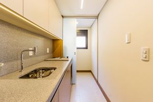 Image 11 - 745212