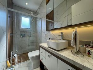Image 18 - 745218