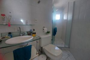 Image 11 - 745310