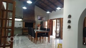 Image 6 - 745399