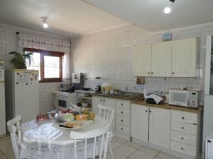 Image 8 - 745401