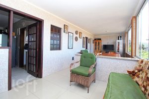 Image 8 - 745403