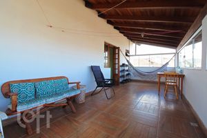 Image 10 - 745403