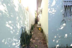 Image 11 - 745430